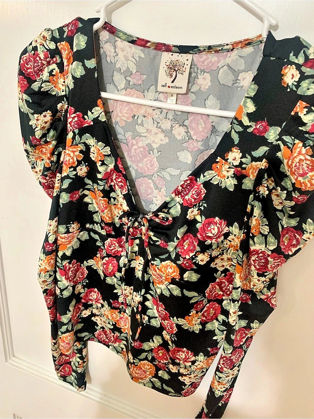 self esteem Floral Puff Sleeve Blouse in Black & Red Size Small Like New